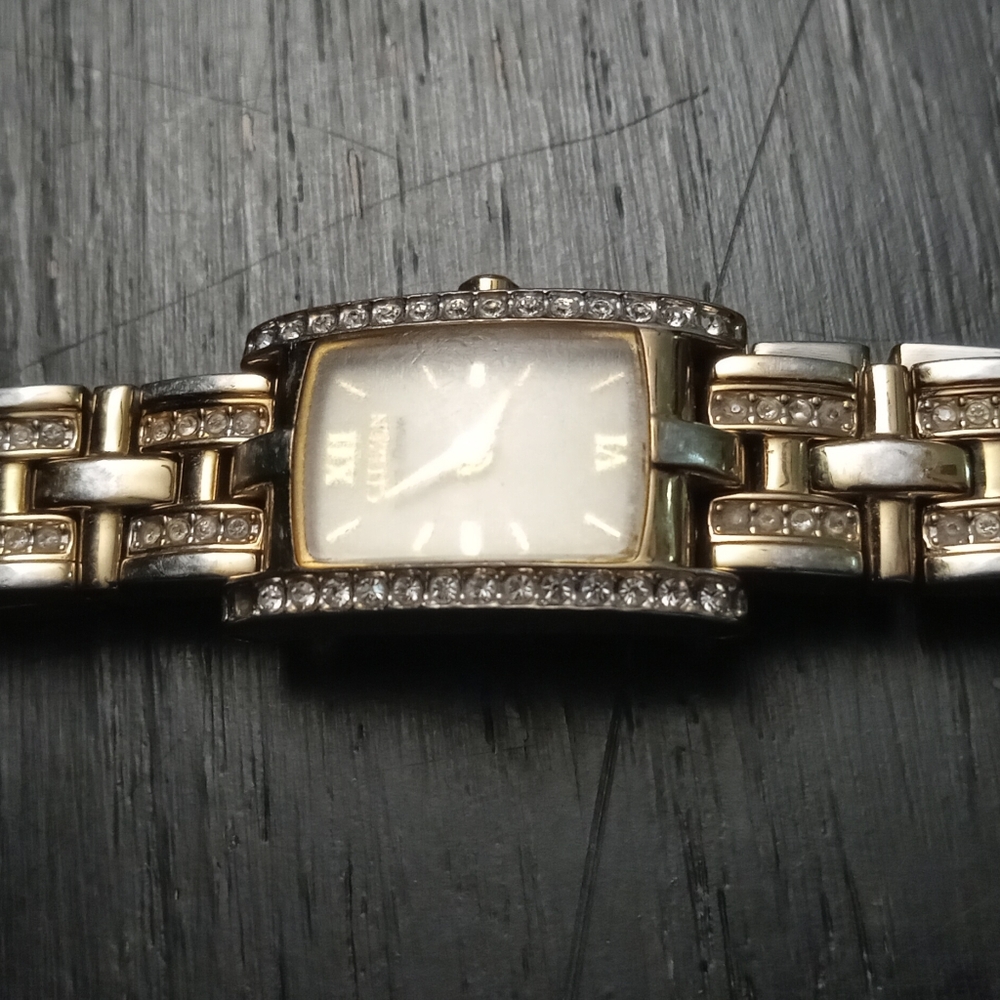 Elegant Vintage Citizen ECO Drive Gold Watch W/ Gems
